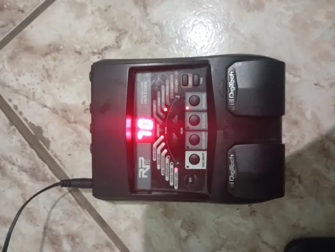 Pedaleira Rp70 (100 efeitos de guitarra)