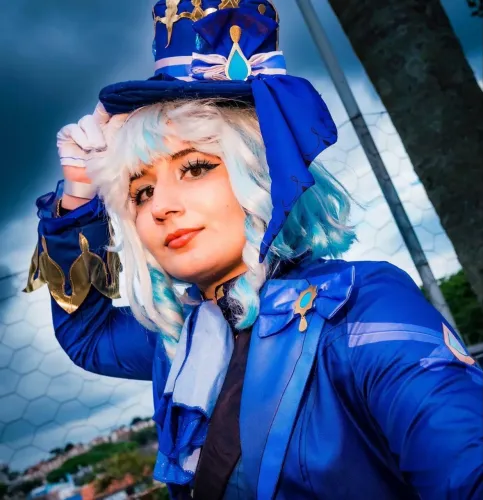 Furina cosplay genshin impact completo
