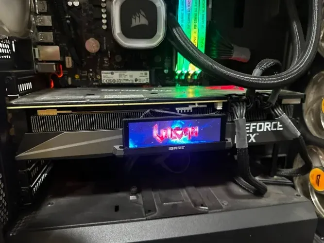 RTX 3070 Ti Colorful Vulcan com tela