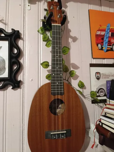 Ukulele Malibu Abacaxi Concert + bag