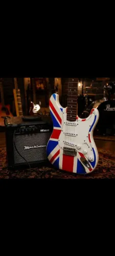 Guitarra Eagle + amplificador