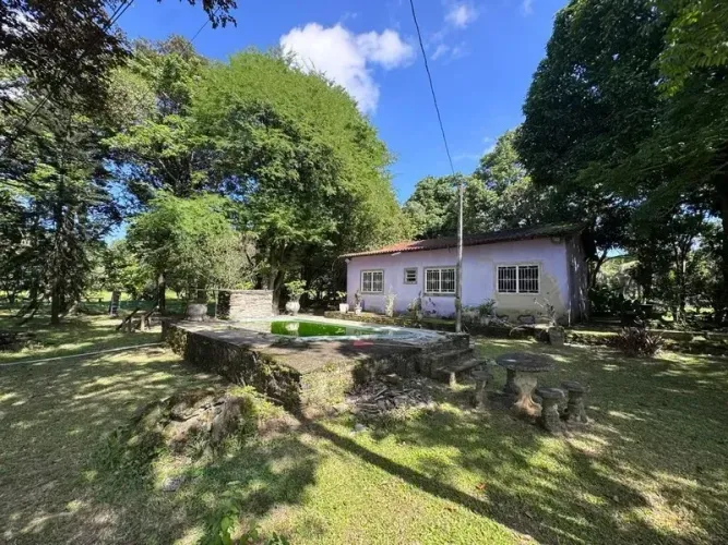 Barrozo Imóveis - Sítio a venda com 2.800 m² com córrego, plano, campo de futebol.