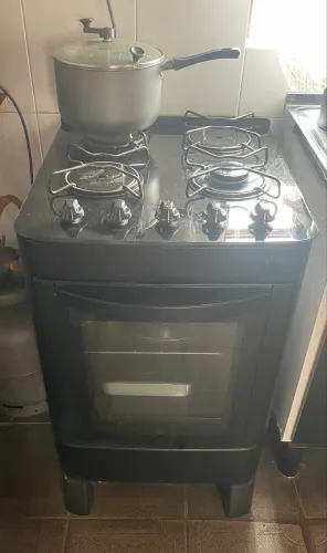 Fogão Esmaltec Agata Tampa de Vidro Preto com forno nunca usado 