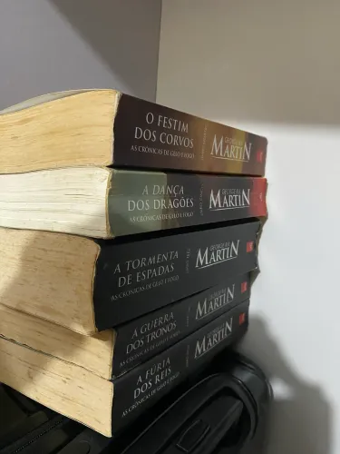 Livros Crônicas do Gelo e Fogo - Usados