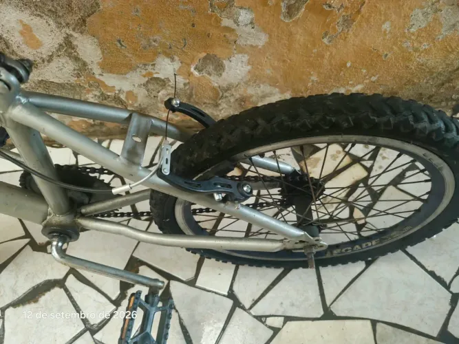 Vendo bike aro 20 freio v brake funcionando perfeitamente