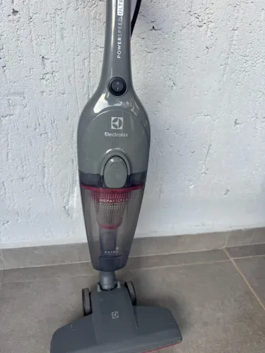 Aspirador de Pó Vertical Electrolux