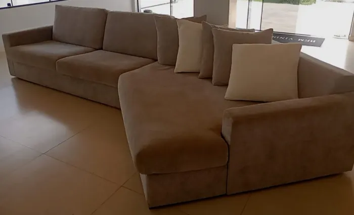 Vende-se um sofá grande