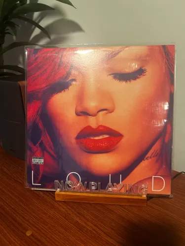 LP Rihanna - Loud (Edição Standard - 2 Discos Pretos)