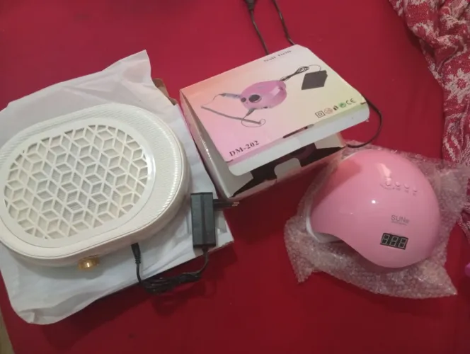 Porquinho, cabine e sugador de pó