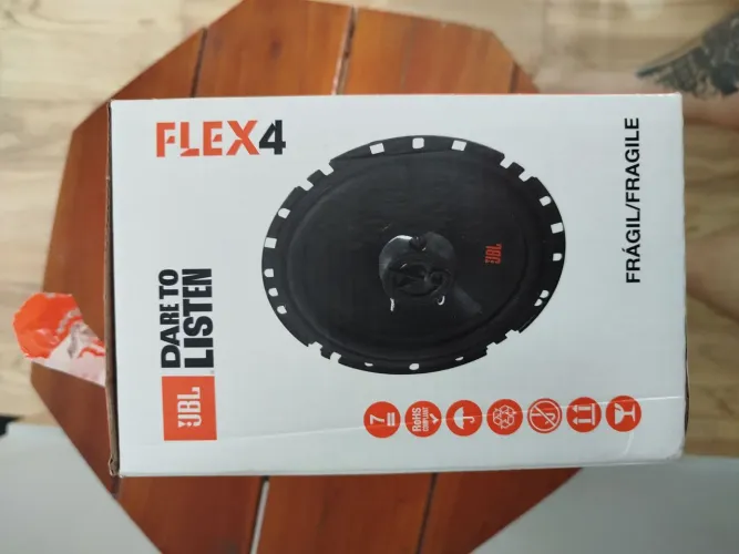 Auto falantes JBL novo