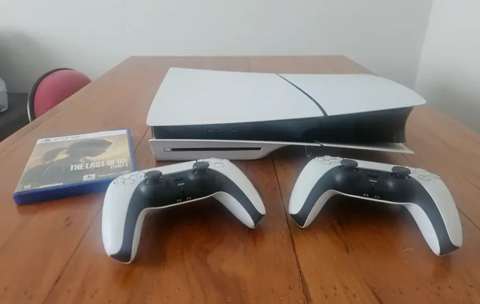 PS5 mídia física/digital + 2 Controles DualSense + The Last of Us Part I