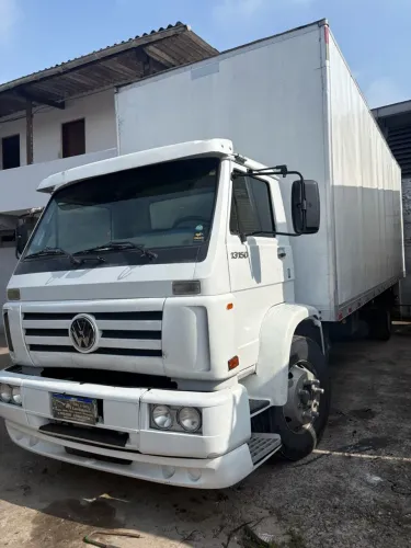 Vw 13150 Worker Mwm x10 toco Baú de 8 metros 