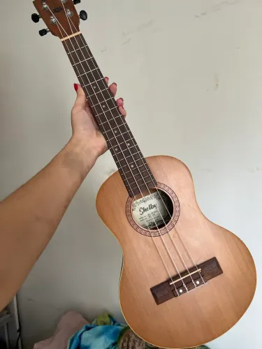 Ukulele Shelby