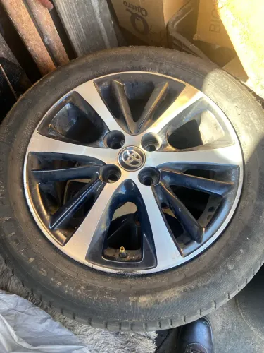 Rodas Yaris clã 
