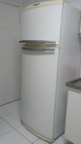 Geladeira a venda (precisa trocar motor)