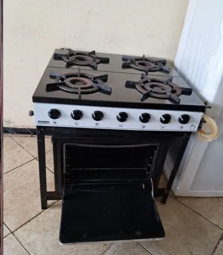 fogão industrial com forno embutido