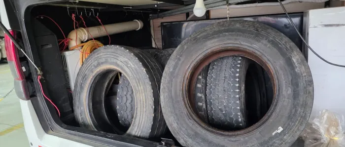 Pneus 215 / 75 / R17.5