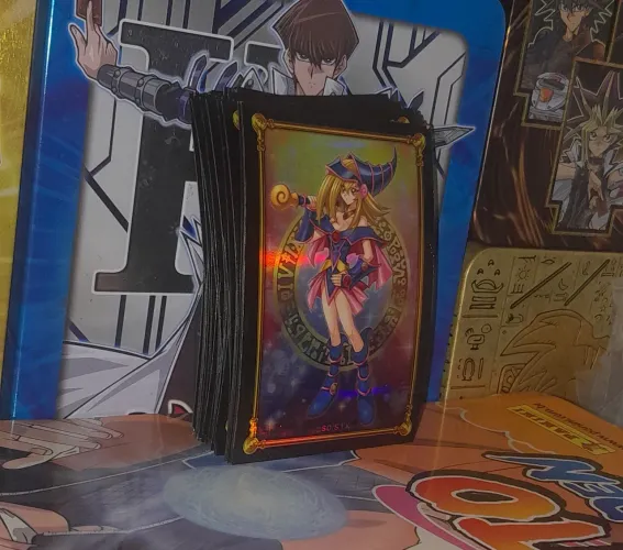 Yu-Gi-Oh! 50 Sleeves Maga Negra (Sleeve Original TCG)