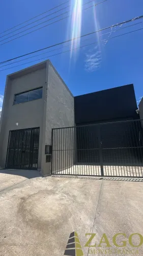 Barracão avenida movimentada Luiza II