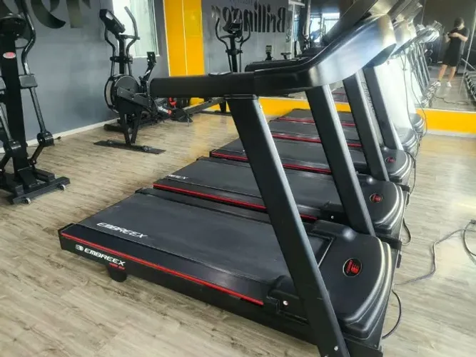 Esteira profissional Embreex 568 BX