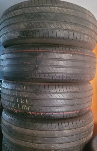 Pneu 215 65 17 Michelin seminovo em até 10x de R$28,00 no cartão de crédito