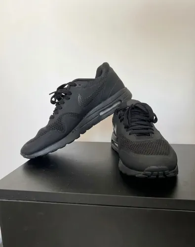 Nike Air Max 1 Ultra Essential - Preto (43)