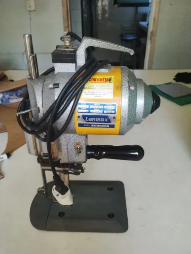 Máquina de cortar tecido de faca 8 polegadas lanmax semi nova