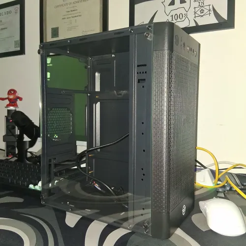 Gabinete Gamer TGT - Tamanho M-ATX Compacto