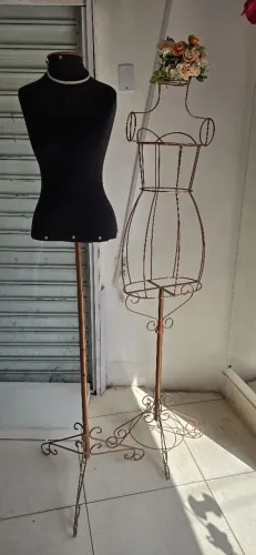 2 manequim para loja feminina