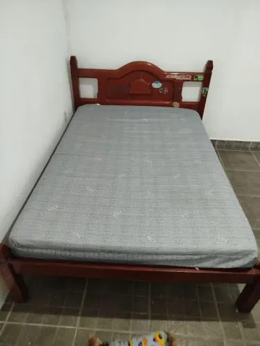 Cama de casal com colchão