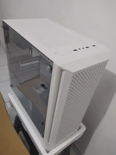 Gabinete gamer branco