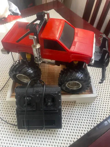 Jipe 4x4 de Controle Remoto Grande - Vermelho