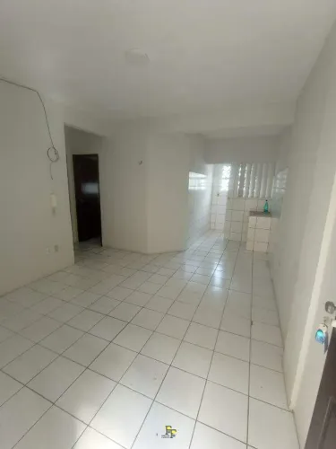 Montese Apto 50 m² com 2 Quartos, Sala, Cozinha,1 Wc