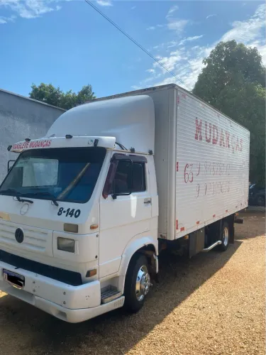 Caminhão Volkswagen 8.140 Baú