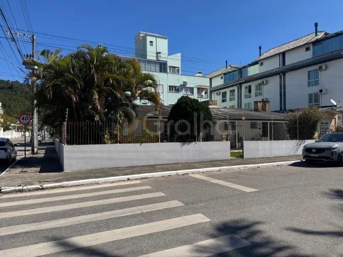Terreno de 450m² em Canasvieiras
