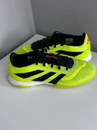 CHUTEIRA FUTSAL ADIDAS tamanho 40