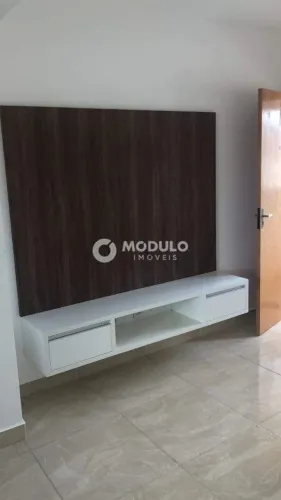 APARTAMENTO à venda, 2 quartos, 1 suíte, 2 vagas, Presidente Roosevelt - Uberlândia/MG