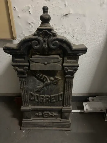 VENDO CARTEIRO DE FERRO FUNDIDO COLONIAL