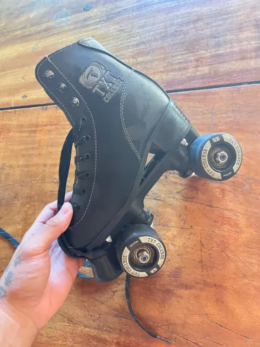 PATINS TXT COLLEGE QUAD TRAXART