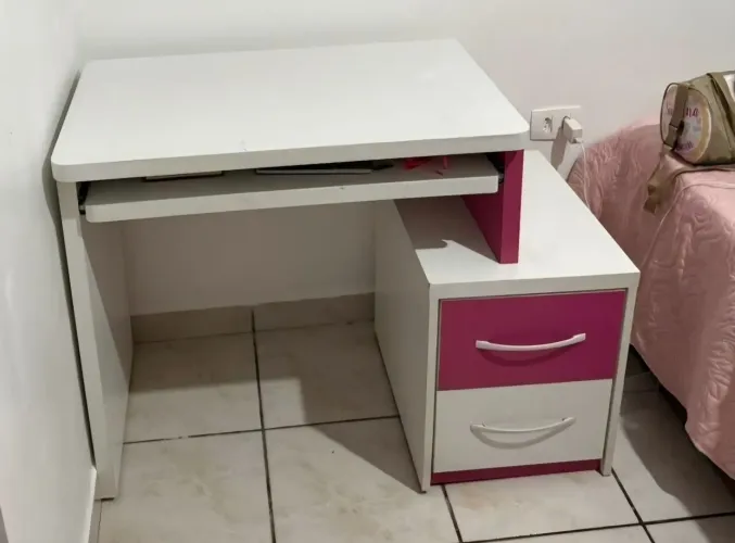 Mesa para computador.