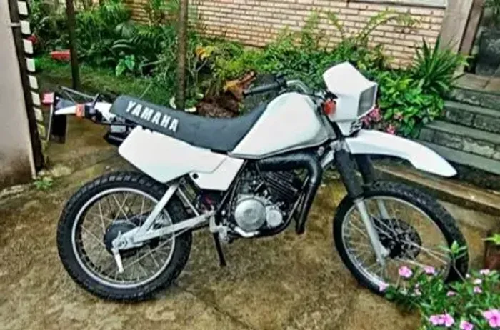 Vendo ou troco DT 180
