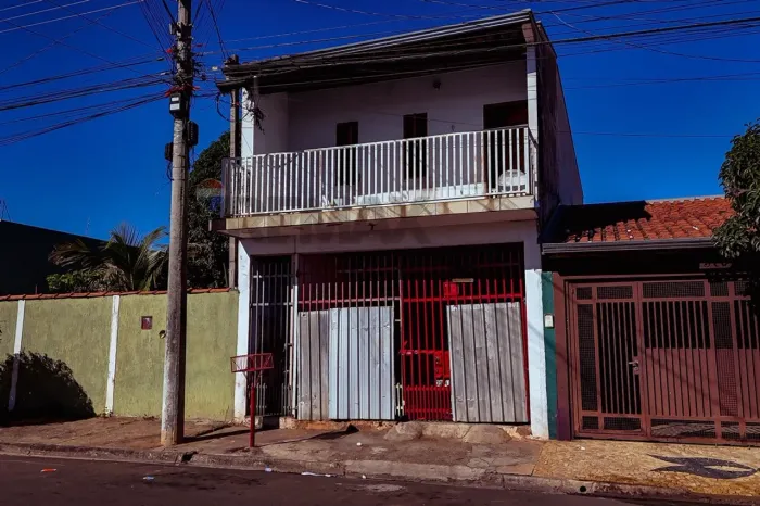 Sobrado a venda no Jardim Livia em Leme/SP