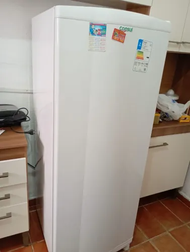 Vendo geladeira seminova 