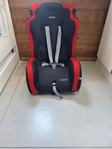 Cadeirinha pra carro 9kg a 36 kg