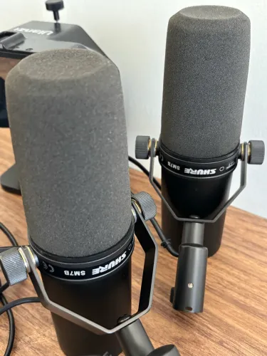 Microfone Profissional Shure SM7B - Padrão Estúdio / Podcast 