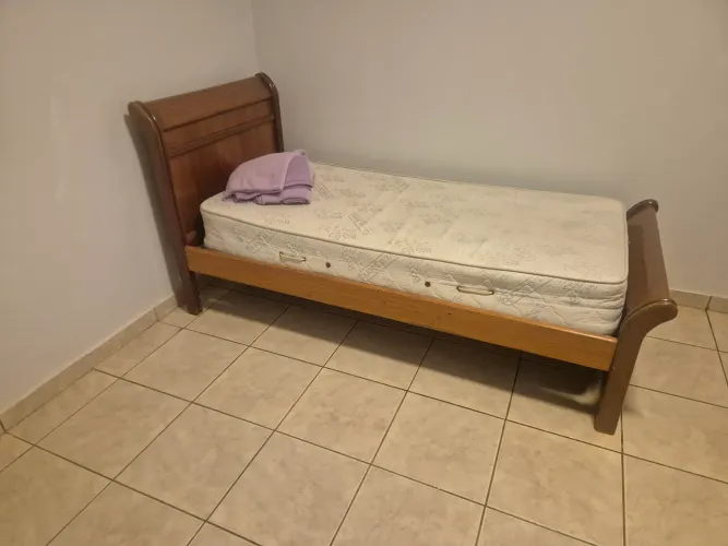 Cama de Solteiro em Madeira Estilo Trenó + Colchão Cia. do Sono - Oportunidade!