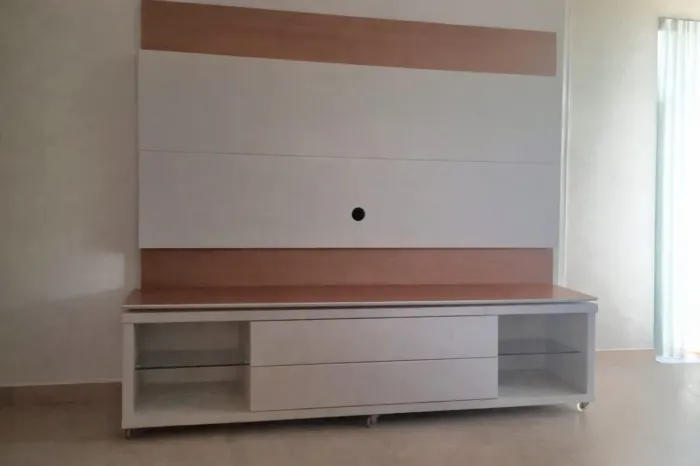 Painel com rack para tv - 1,95m