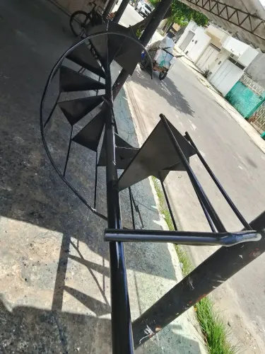 Escada caracol em ferro