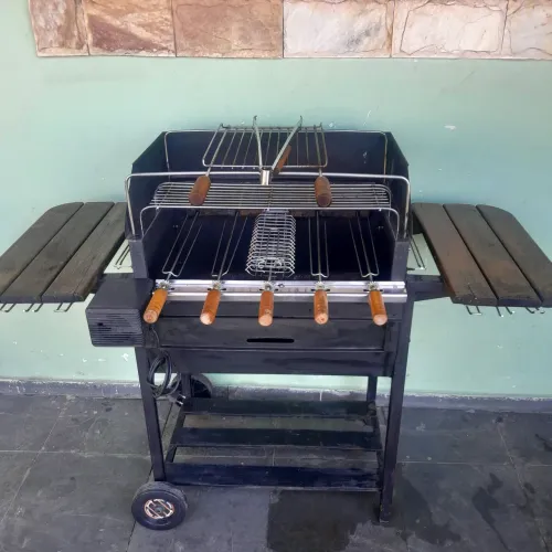 Churrasqueira Garden giragrill 5 espetos 127volts
