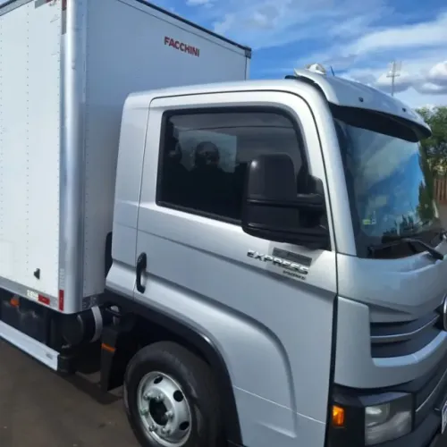 Repasso 87x R$3.300 Caminhão VW Delivery Express Prime Baú